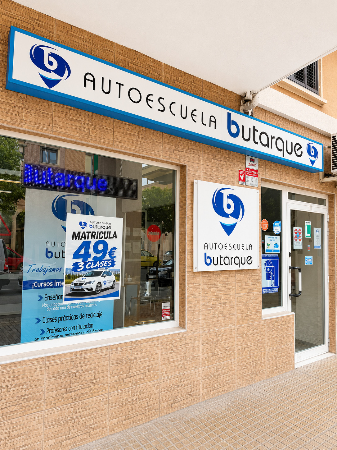 Fachada Autoescuela Butarque